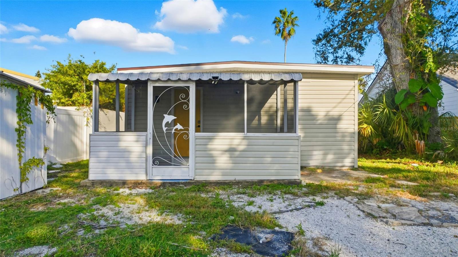 Image 22 of 31 For 2925 Clinton Street S