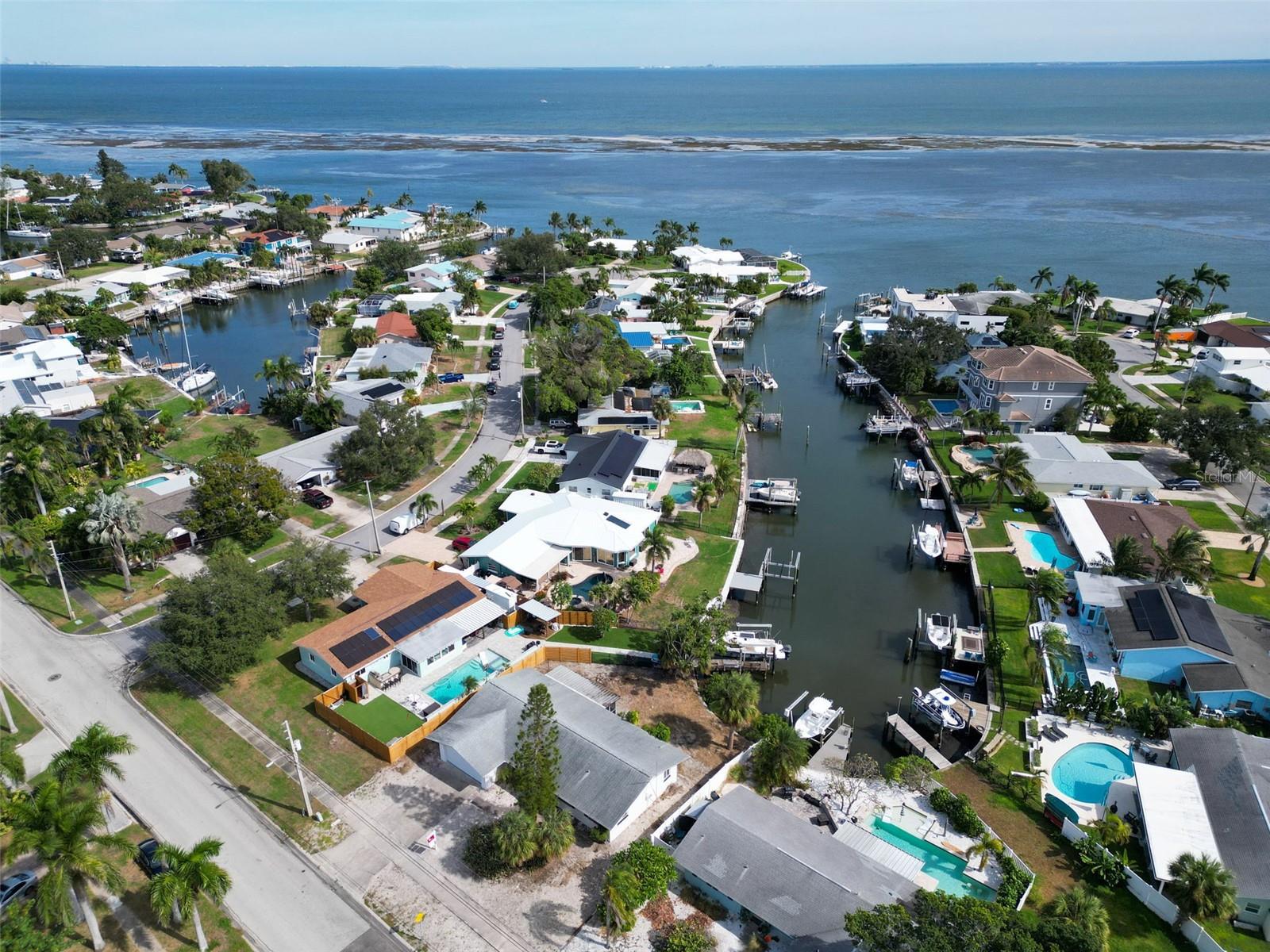 Image 13 of 18 For 4540 Beach Drive Se