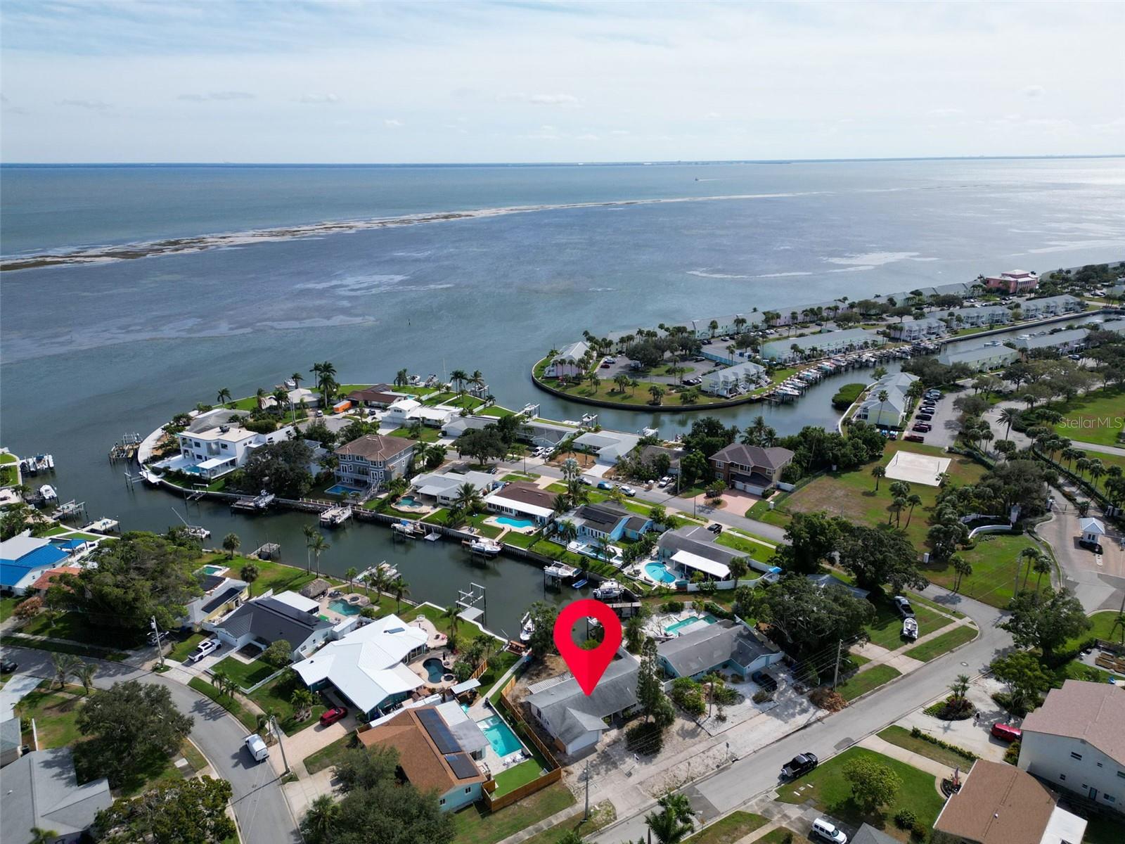 Image 14 of 18 For 4540 Beach Drive Se