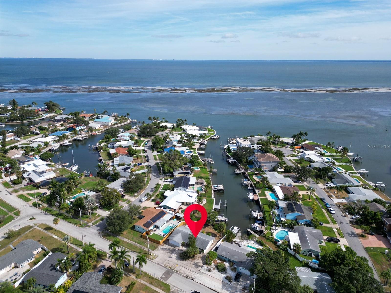 Image 15 of 18 For 4540 Beach Drive Se