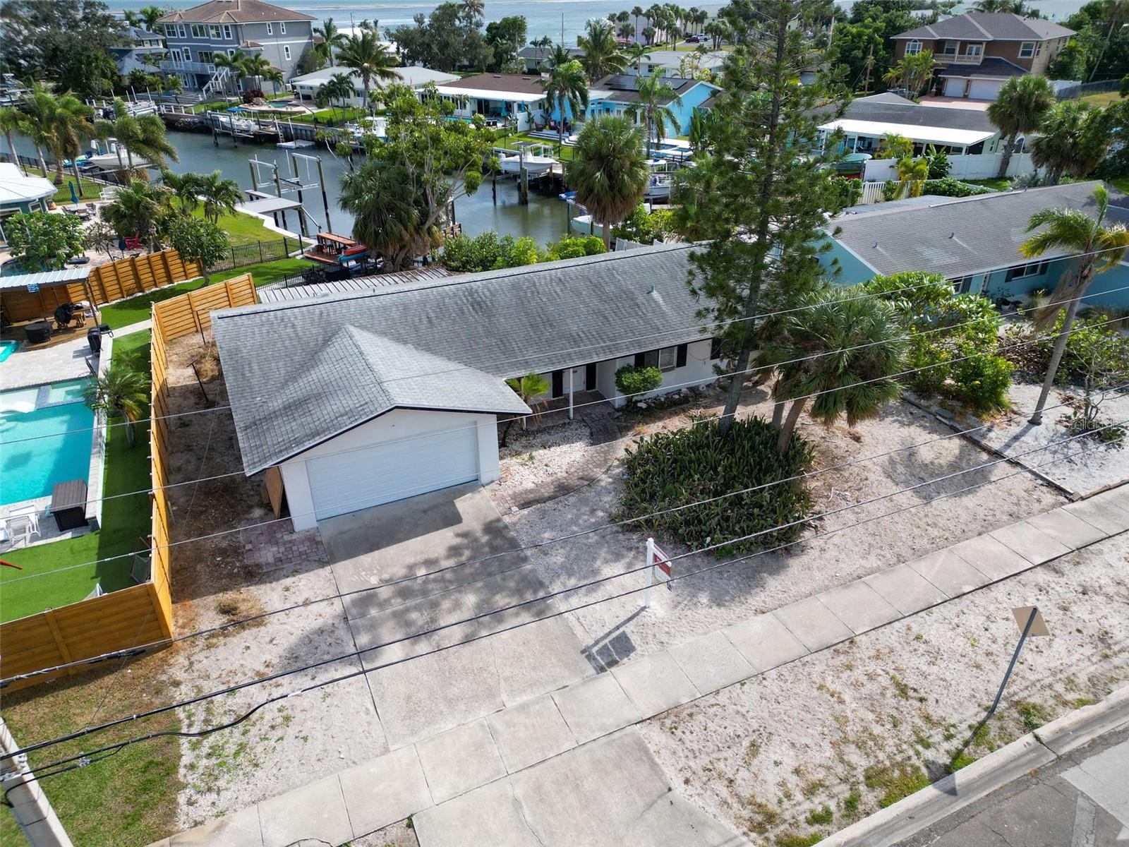 Image 5 of 18 For 4540 Beach Drive Se