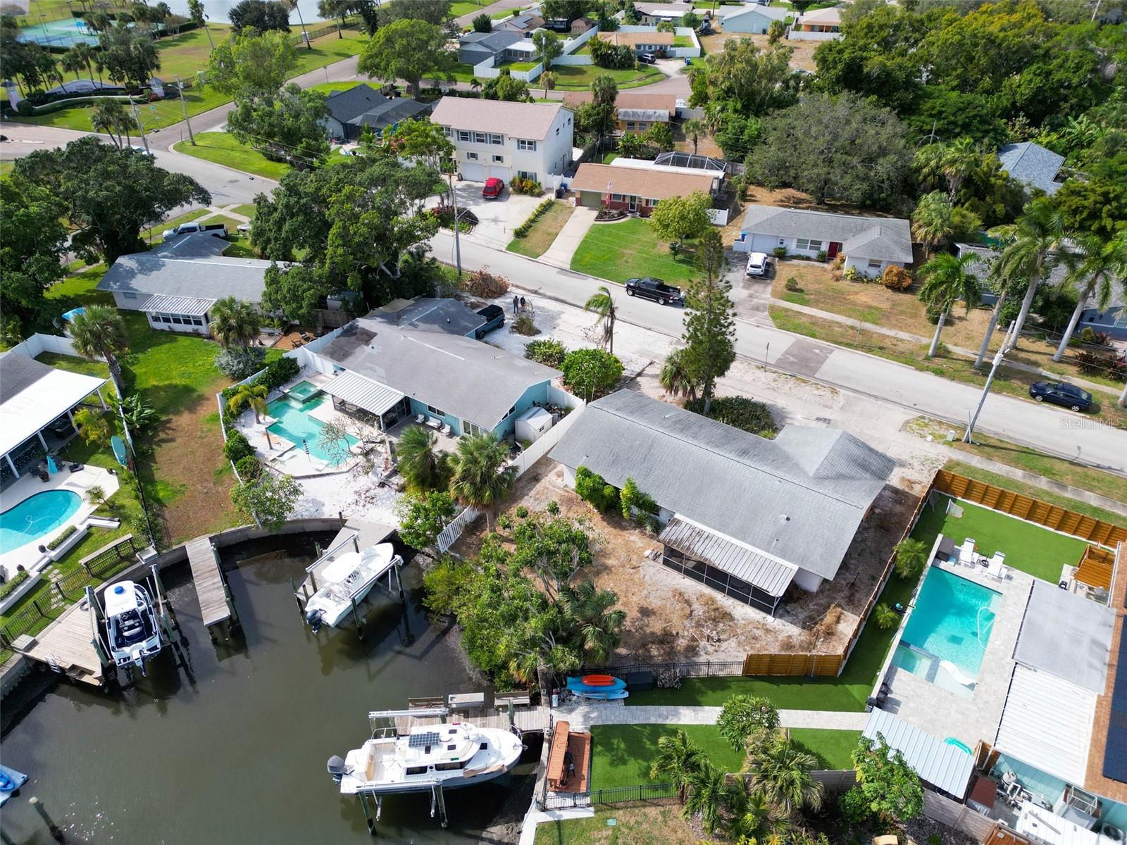 Image 6 of 18 For 4540 Beach Drive Se