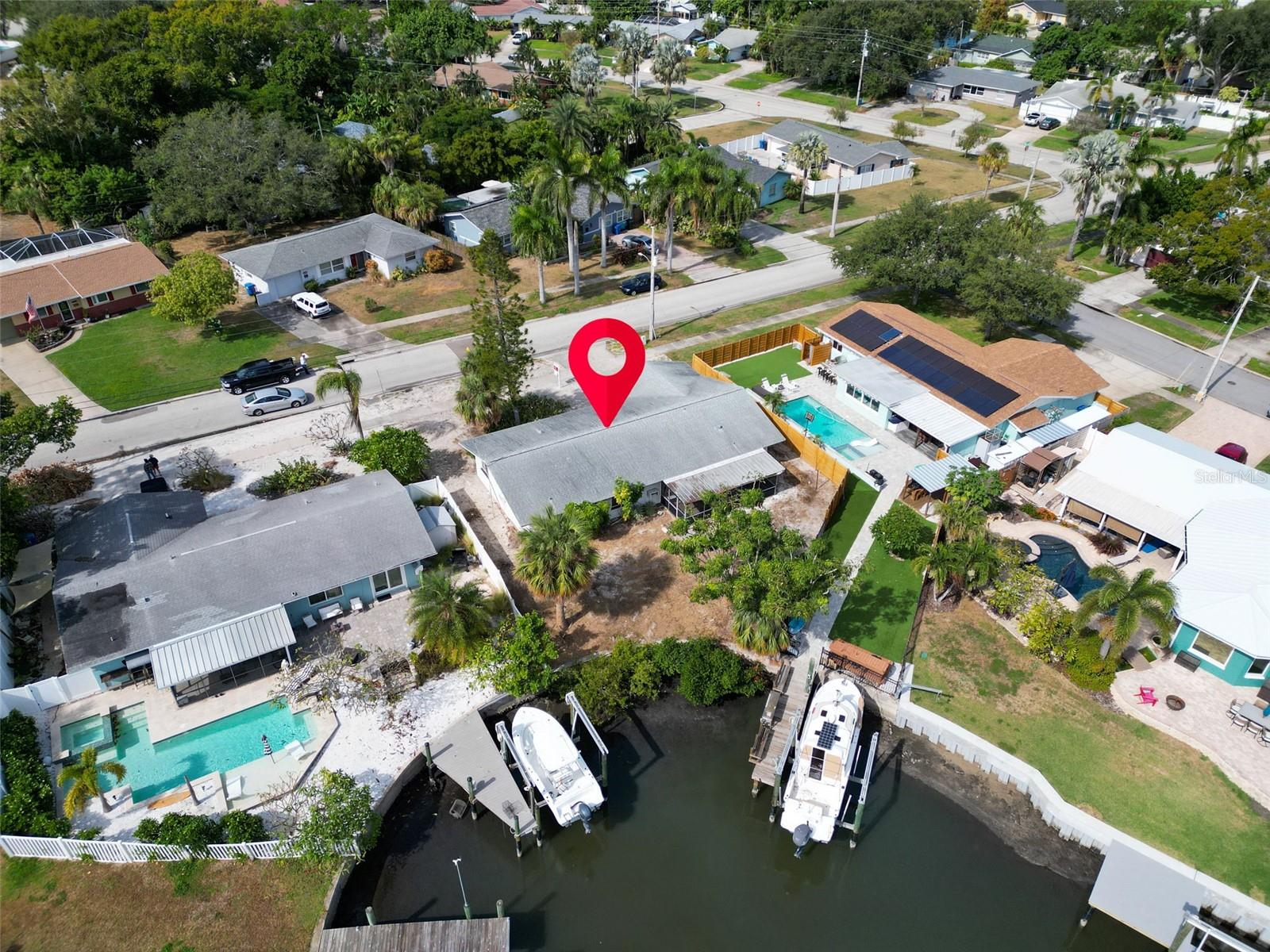 Image 7 of 18 For 4540 Beach Drive Se