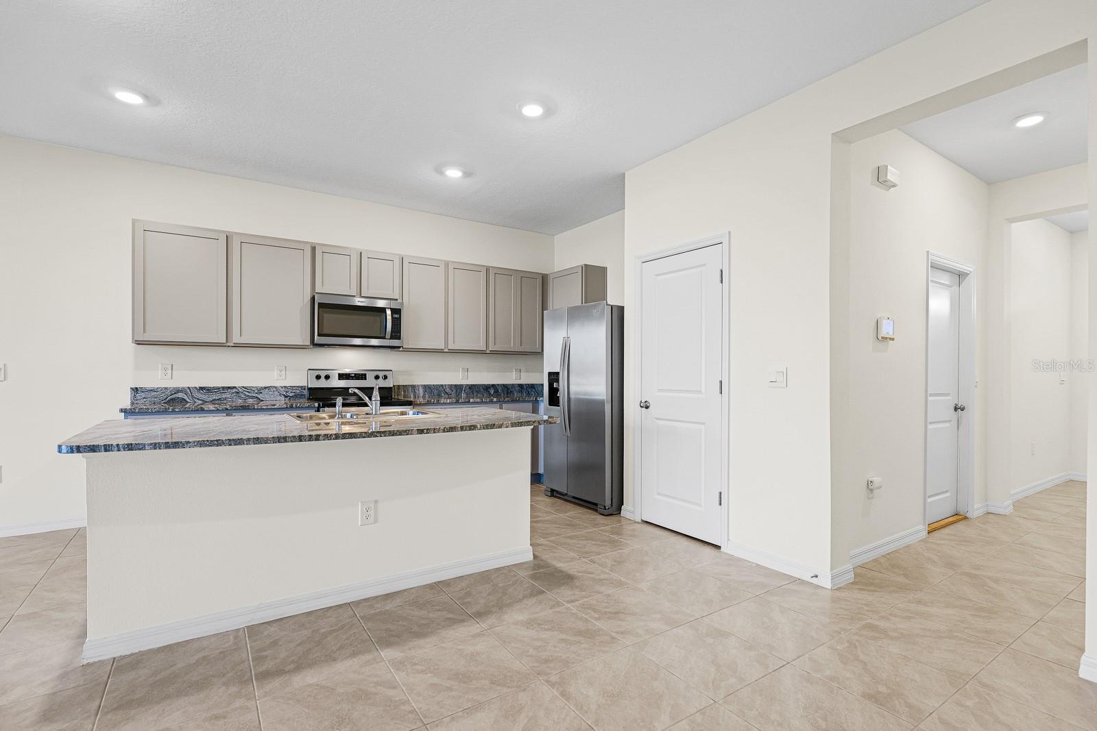 Image 6 of 36 For 176 Mangrove Shade Circle