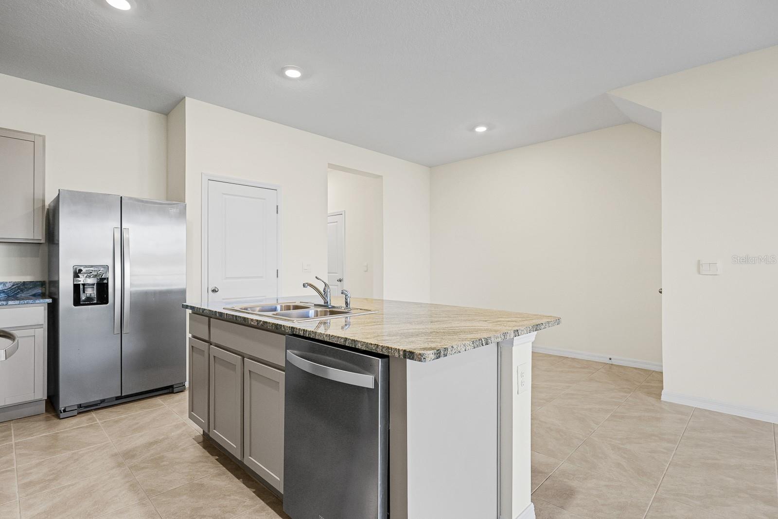 Image 7 of 36 For 176 Mangrove Shade Circle