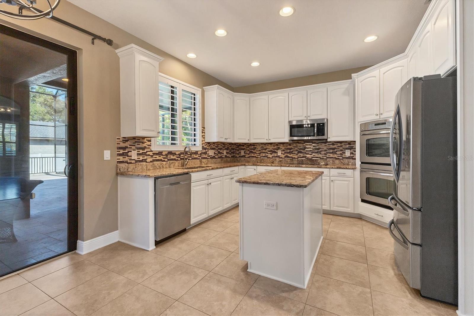Listing photo id 9 for 9438 59th Street N