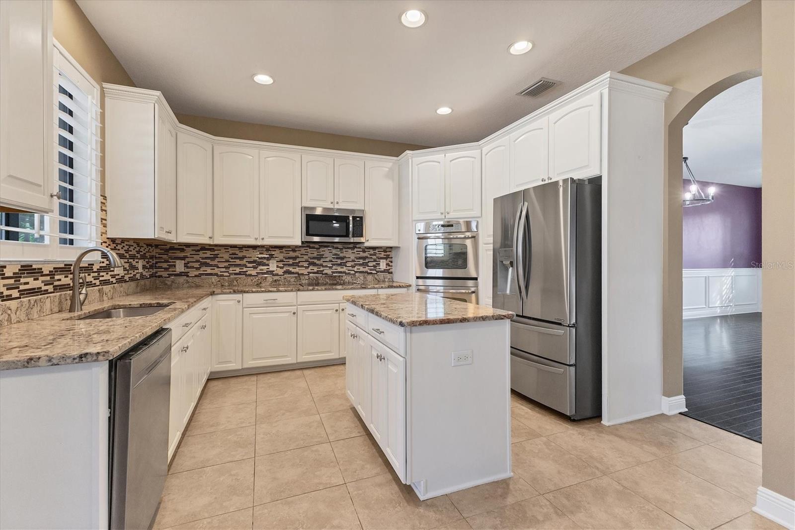 Listing photo id 10 for 9438 59th Street N