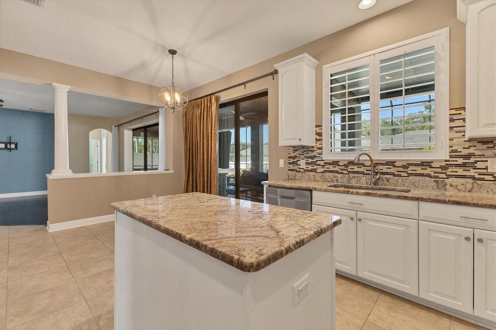 Listing photo id 11 for 9438 59th Street N