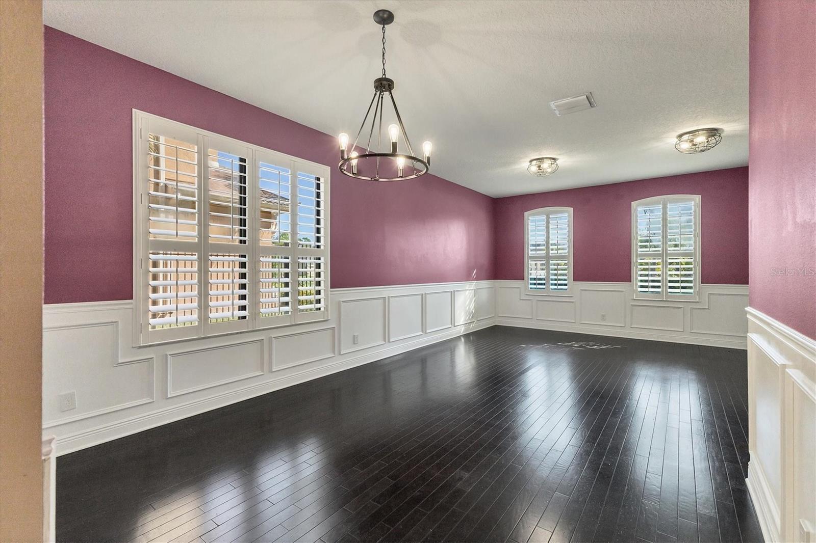 Listing photo id 16 for 9438 59th Street N