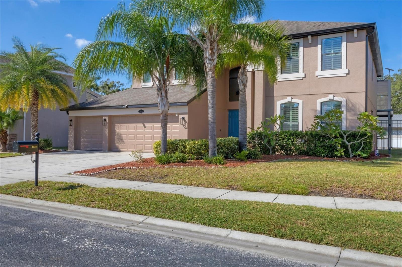 Listing photo id 0 for 9438 59th Street N