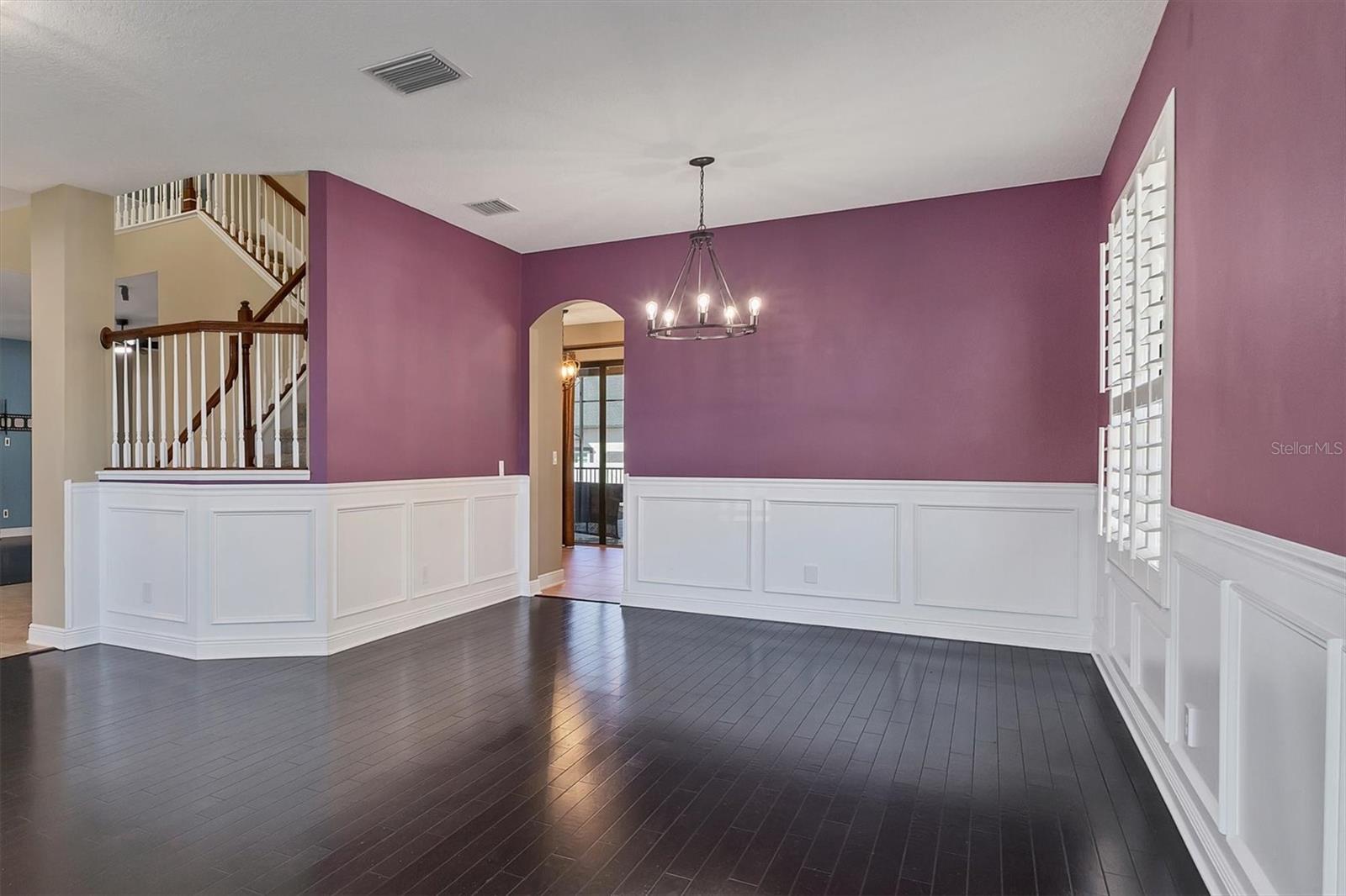 Listing photo id 21 for 9438 59th Street N