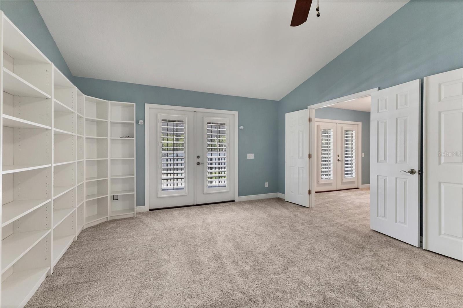 Listing photo id 26 for 9438 59th Street N