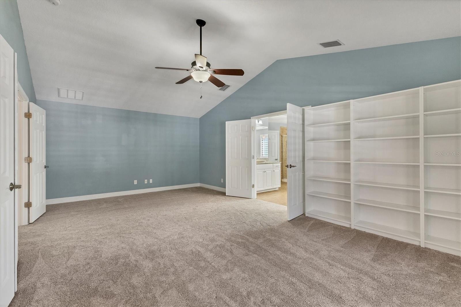 Listing photo id 30 for 9438 59th Street N