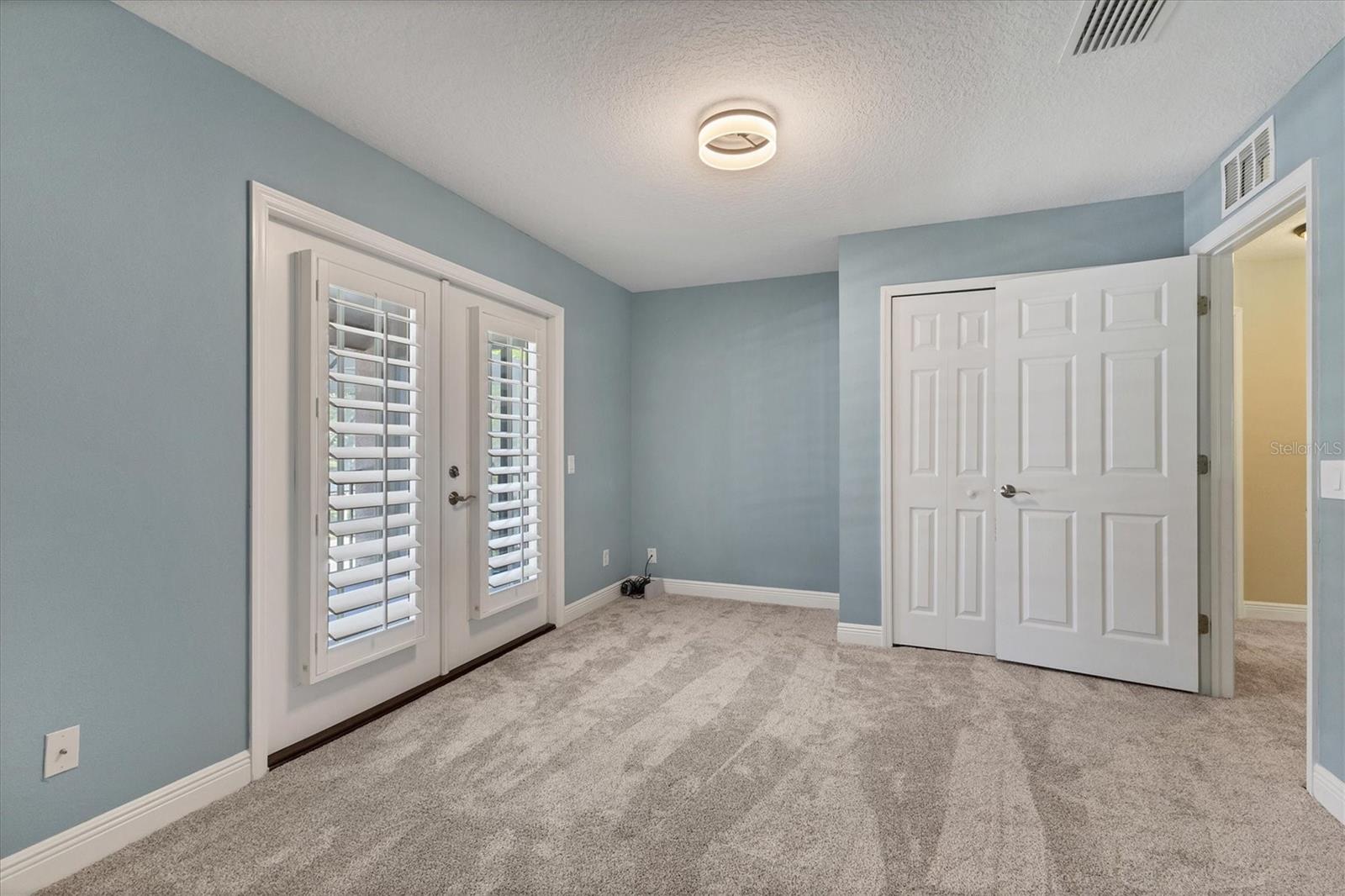 Listing photo id 35 for 9438 59th Street N