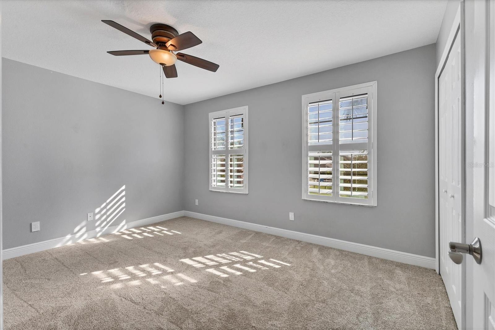 Listing photo id 41 for 9438 59th Street N