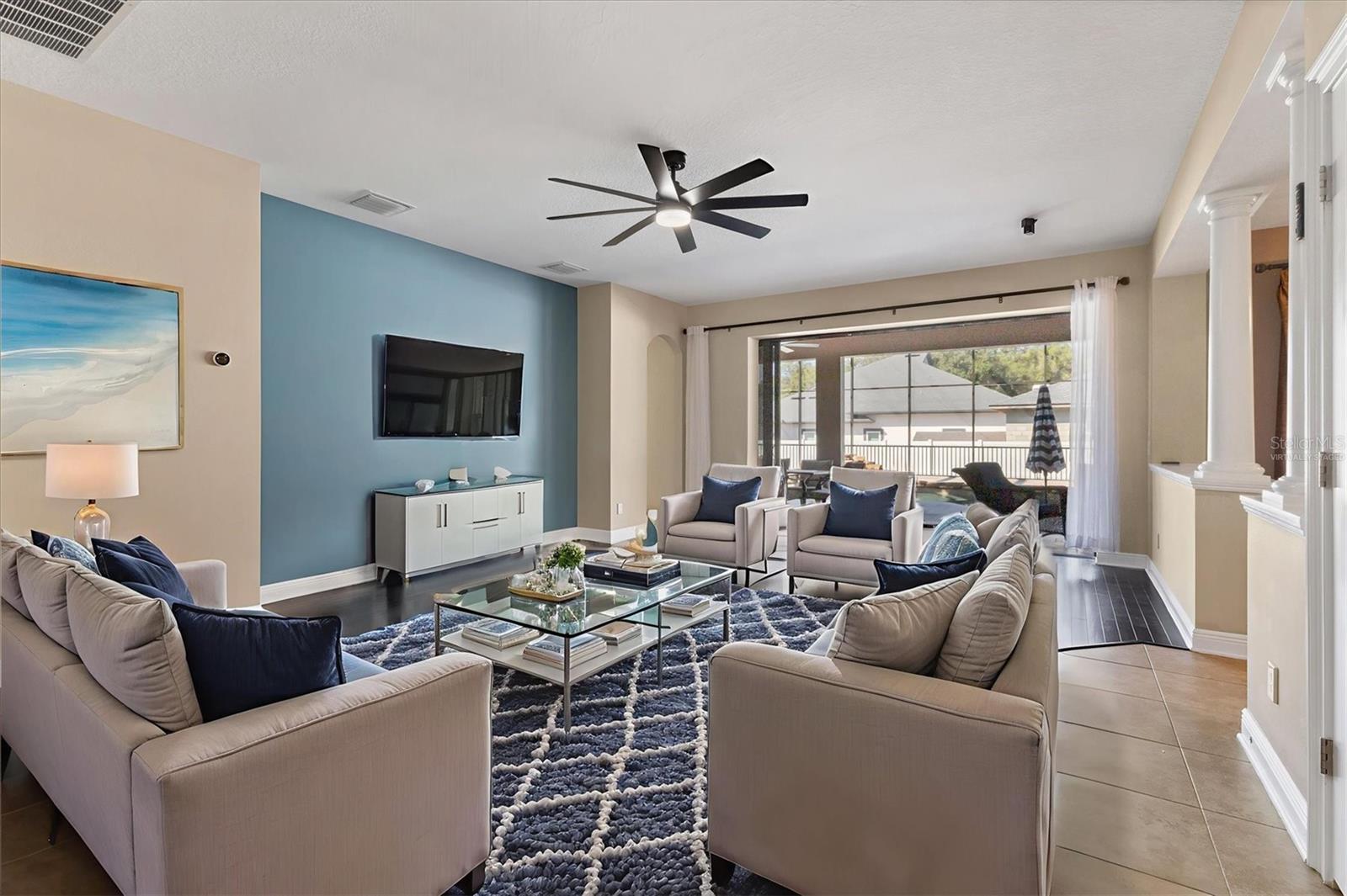 Listing photo id 3 for 9438 59th Street N