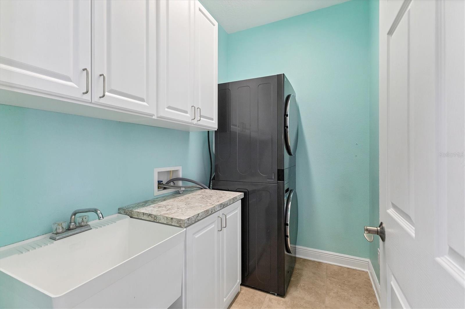 Listing photo id 50 for 9438 59th Street N