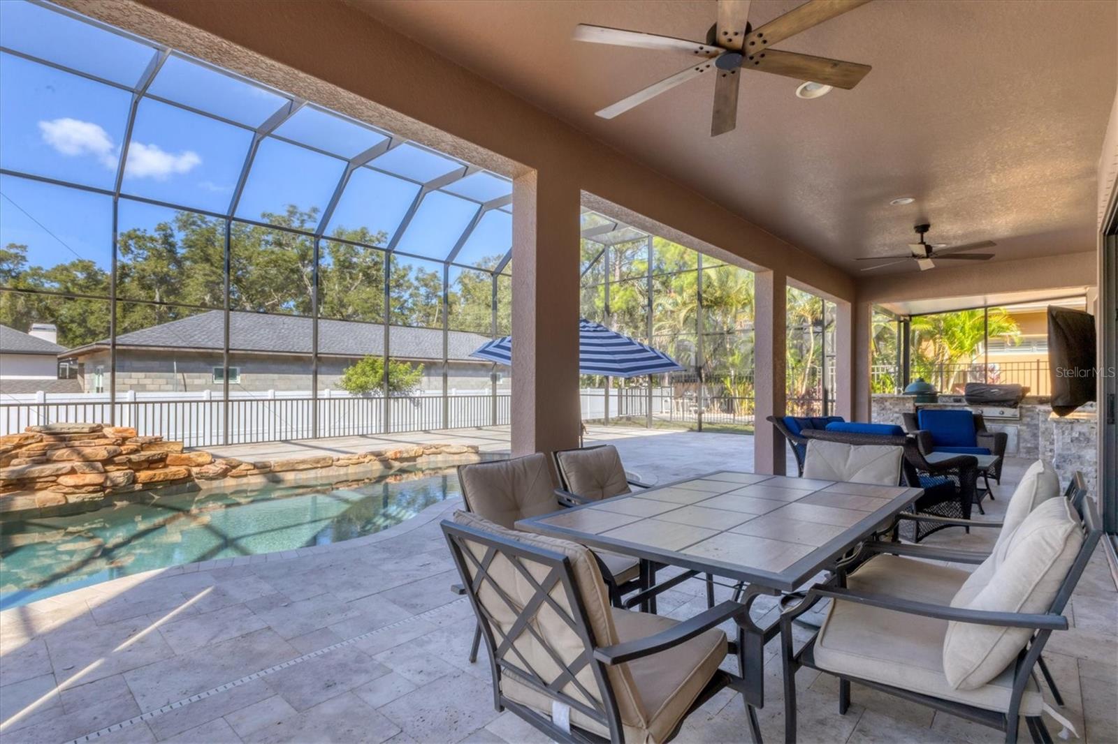 Listing photo id 51 for 9438 59th Street N