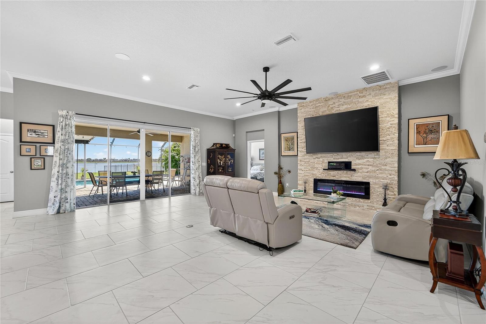 Image 14 of 91 For 11525 Lake Lucaya Drive