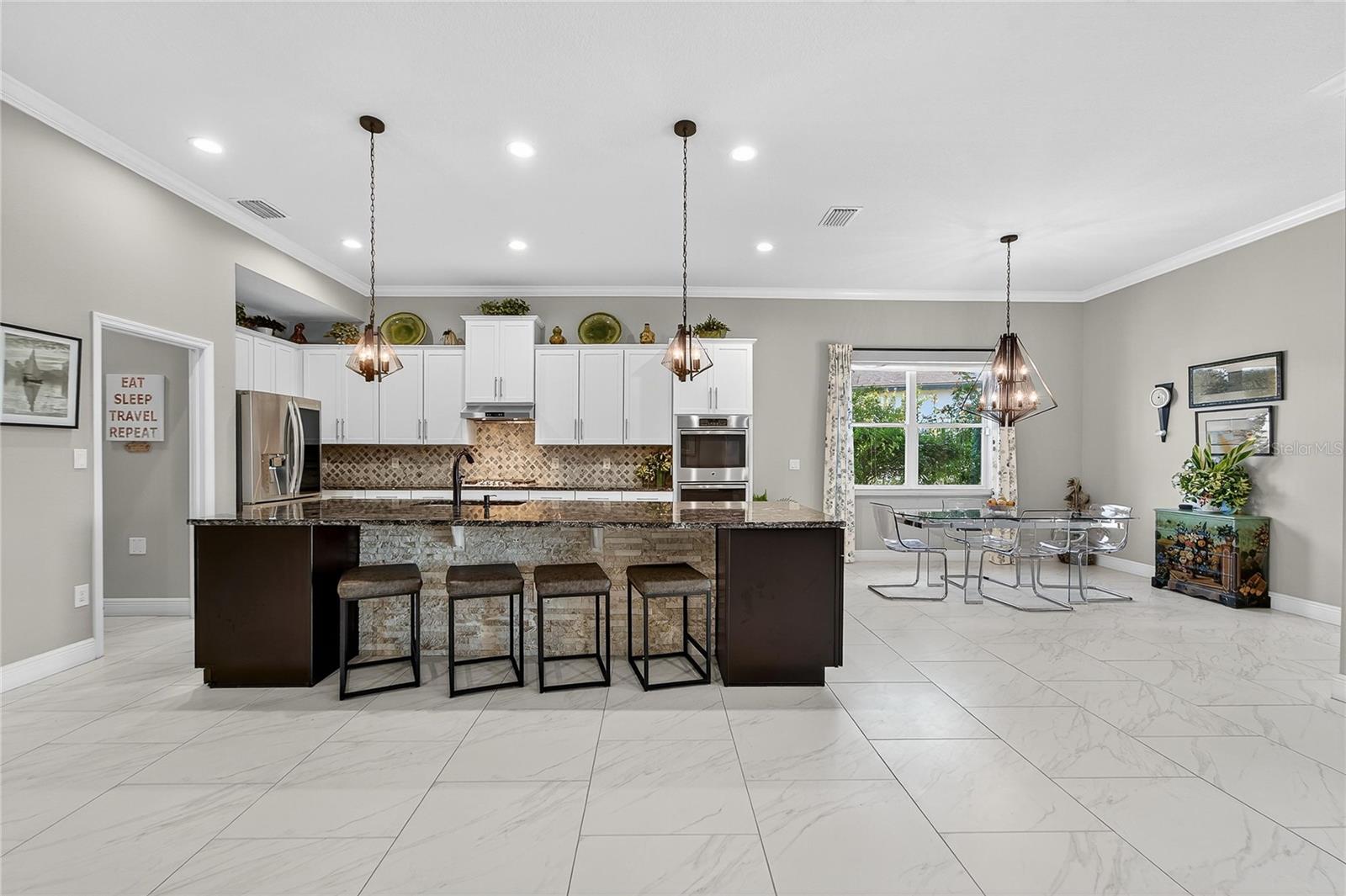 Image 18 of 91 For 11525 Lake Lucaya Drive