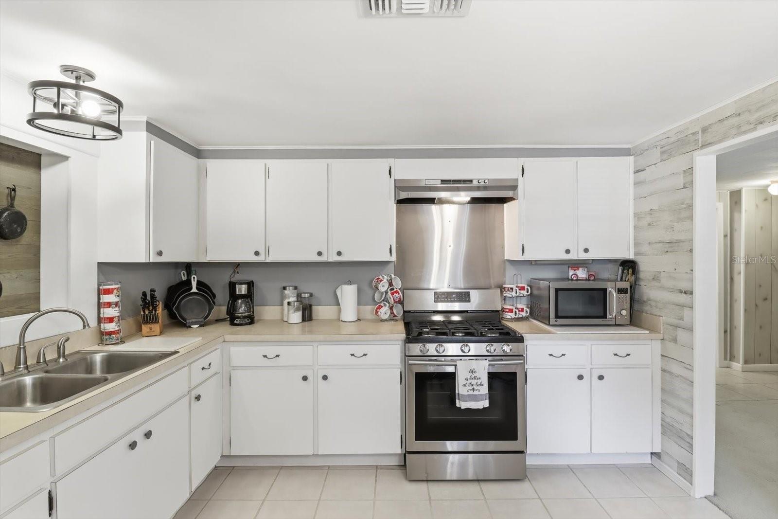 Image 12 of 50 For 11641 Salmon Drive