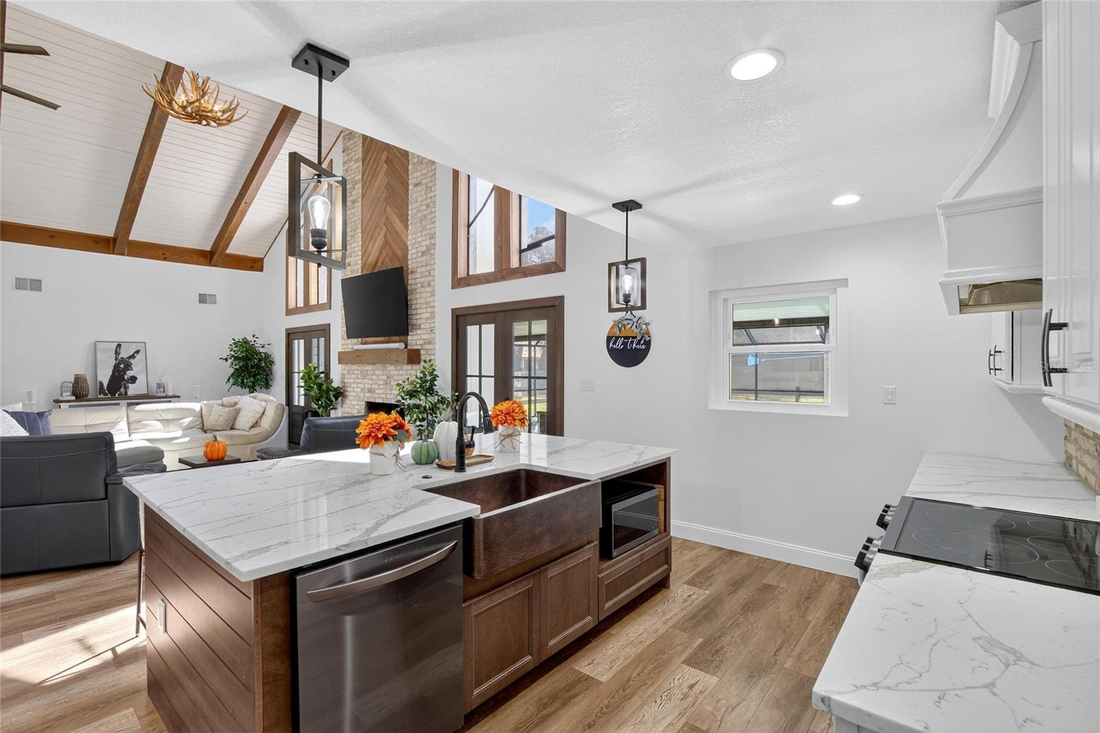 Listing photo id 11 for 2461 Sam Allen Road