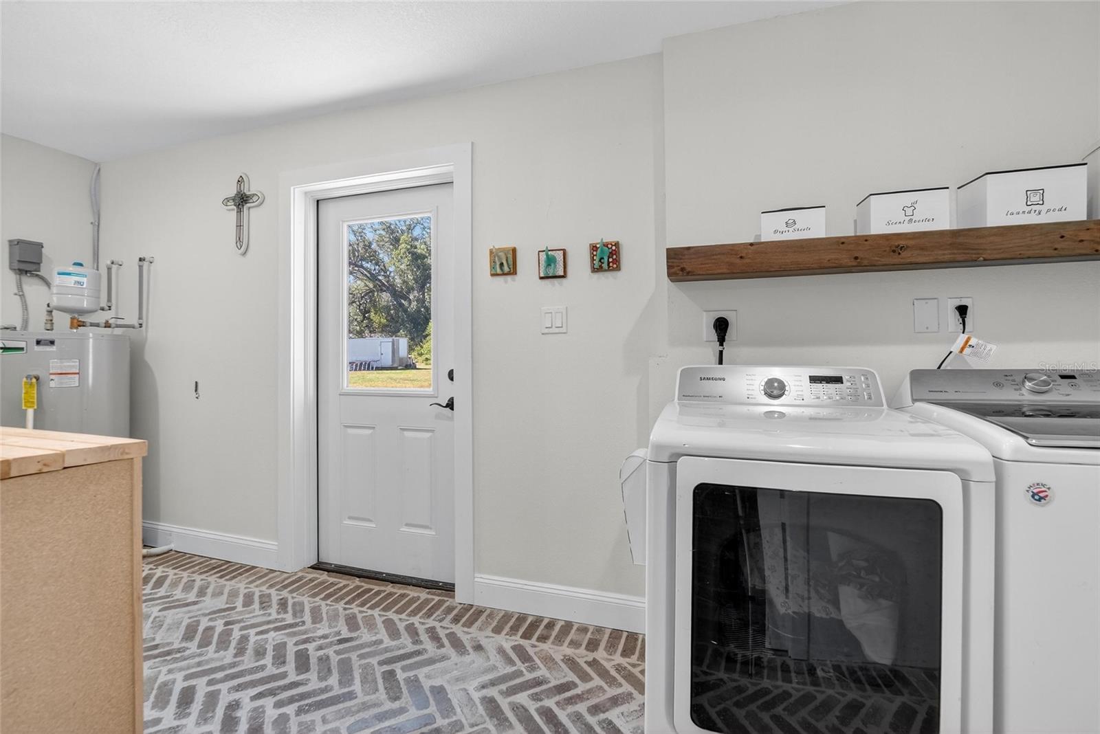 Listing photo id 40 for 2461 Sam Allen Road