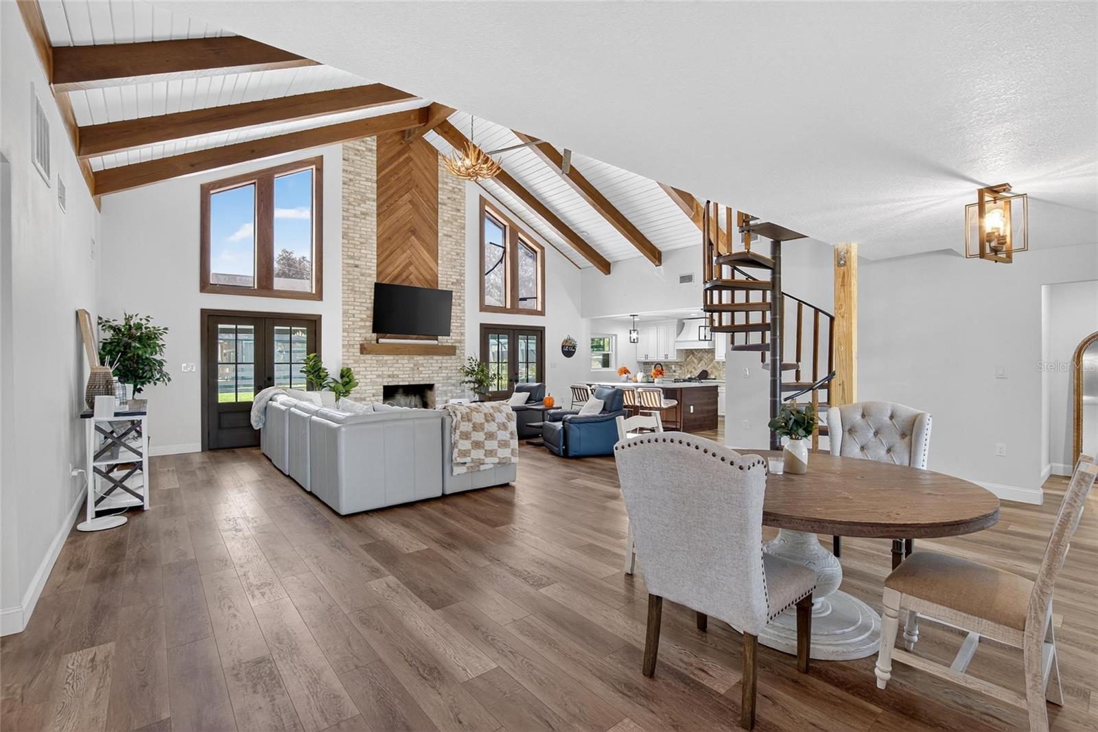 Listing photo id 3 for 2461 Sam Allen Road