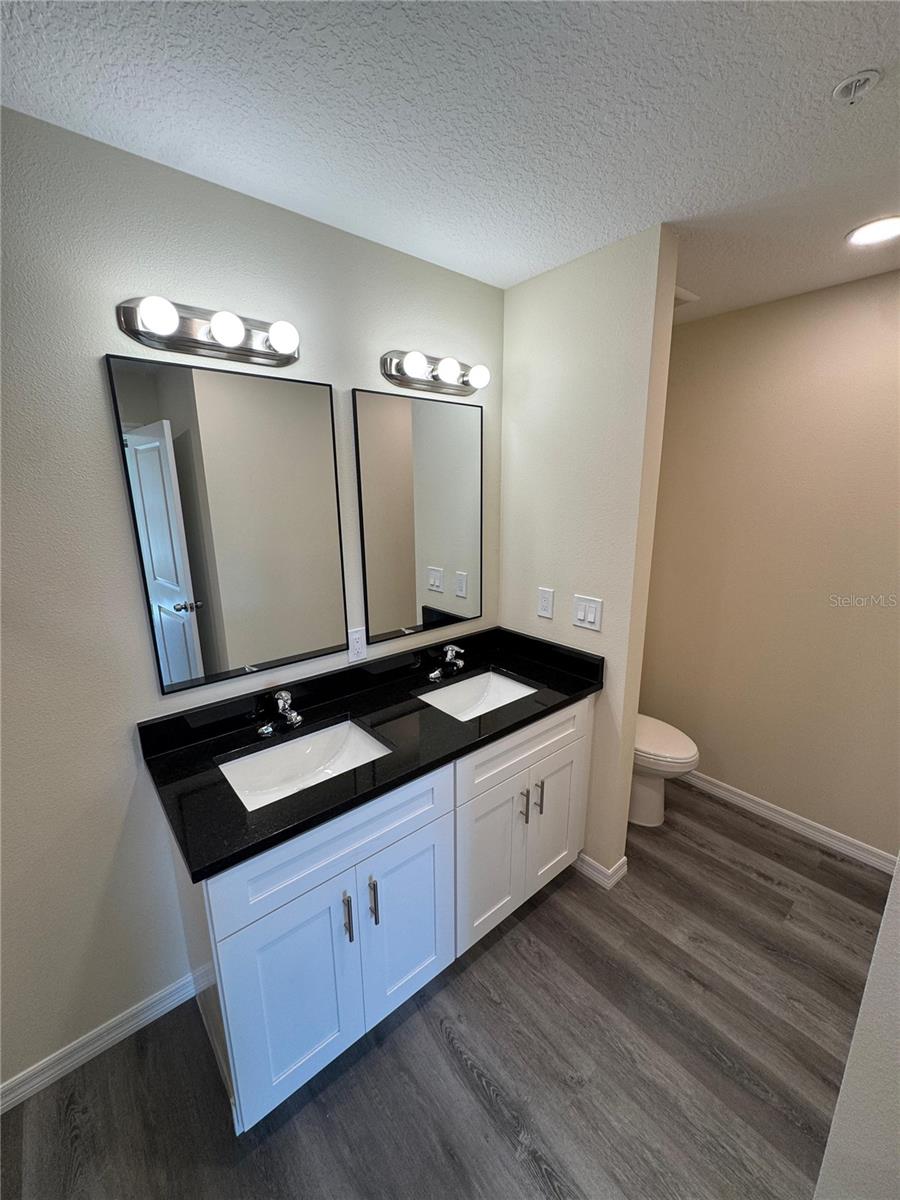 Image 19 of 28 For 4374 Cambio Gardens