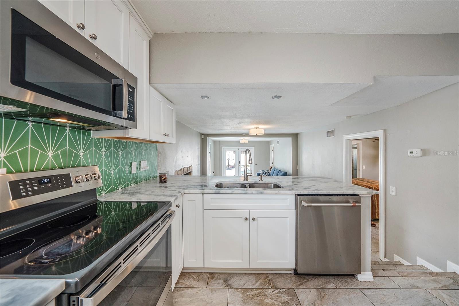 Image 11 of 26 For 1702 Knollwood Street