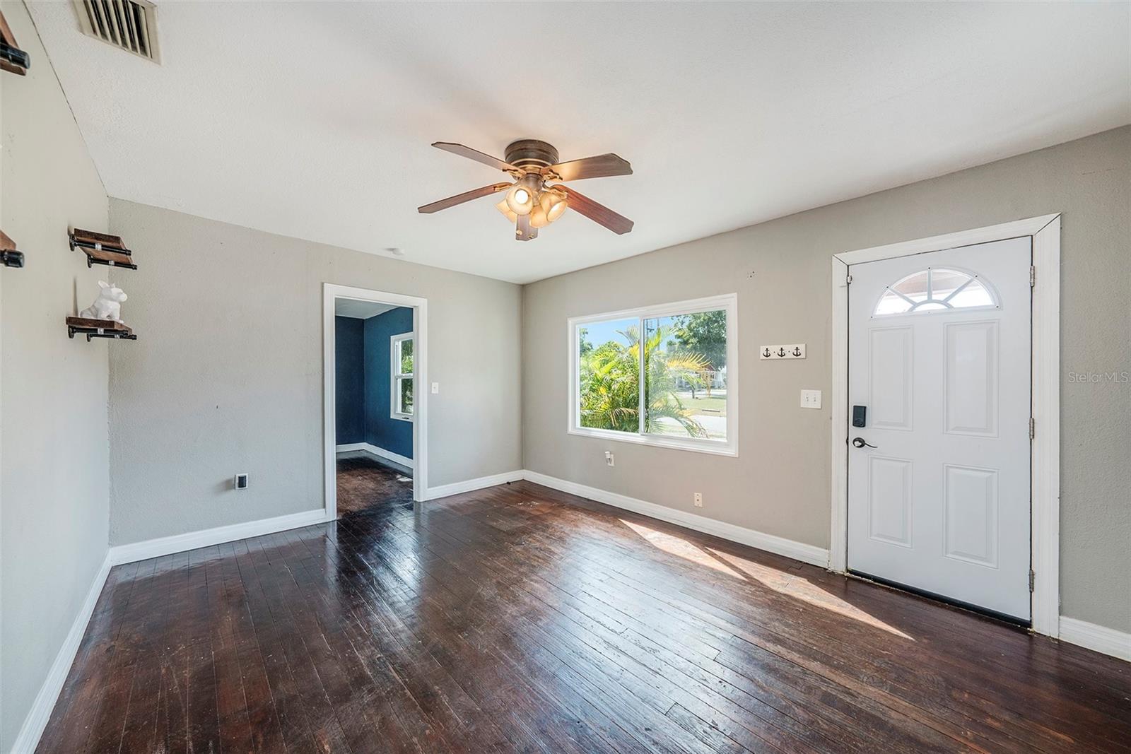 Image 12 of 26 For 1702 Knollwood Street