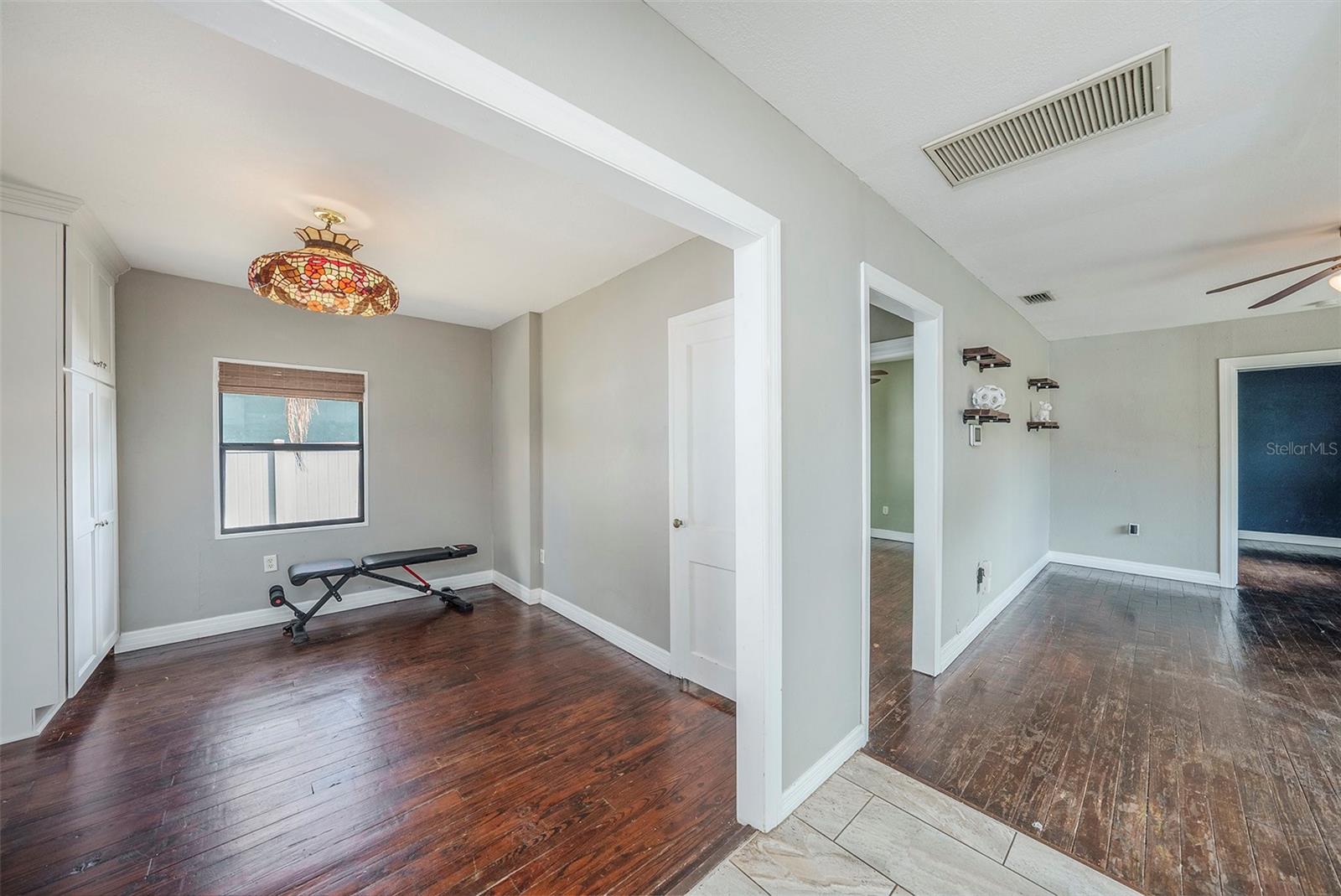 Image 15 of 26 For 1702 Knollwood Street