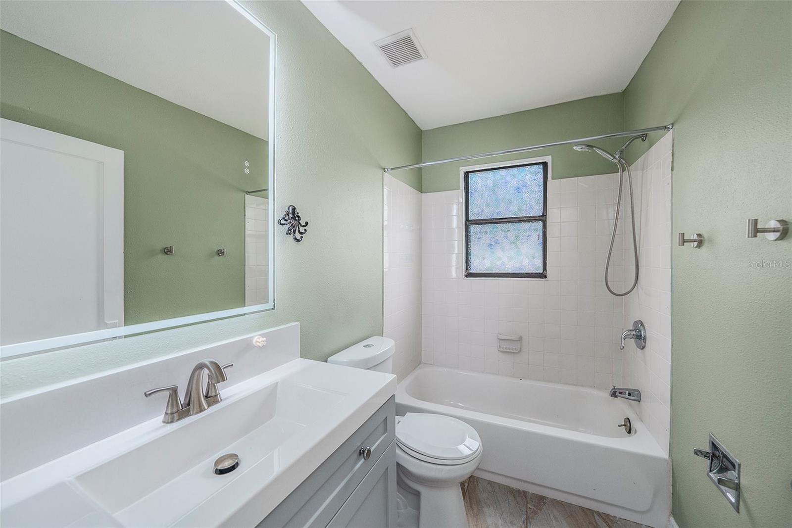 Image 22 of 26 For 1702 Knollwood Street