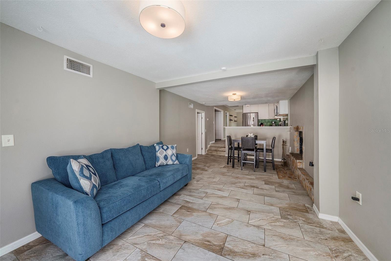 Image 4 of 26 For 1702 Knollwood Street