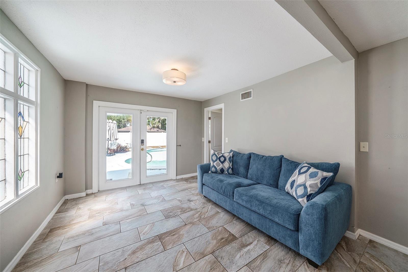 Image 5 of 26 For 1702 Knollwood Street
