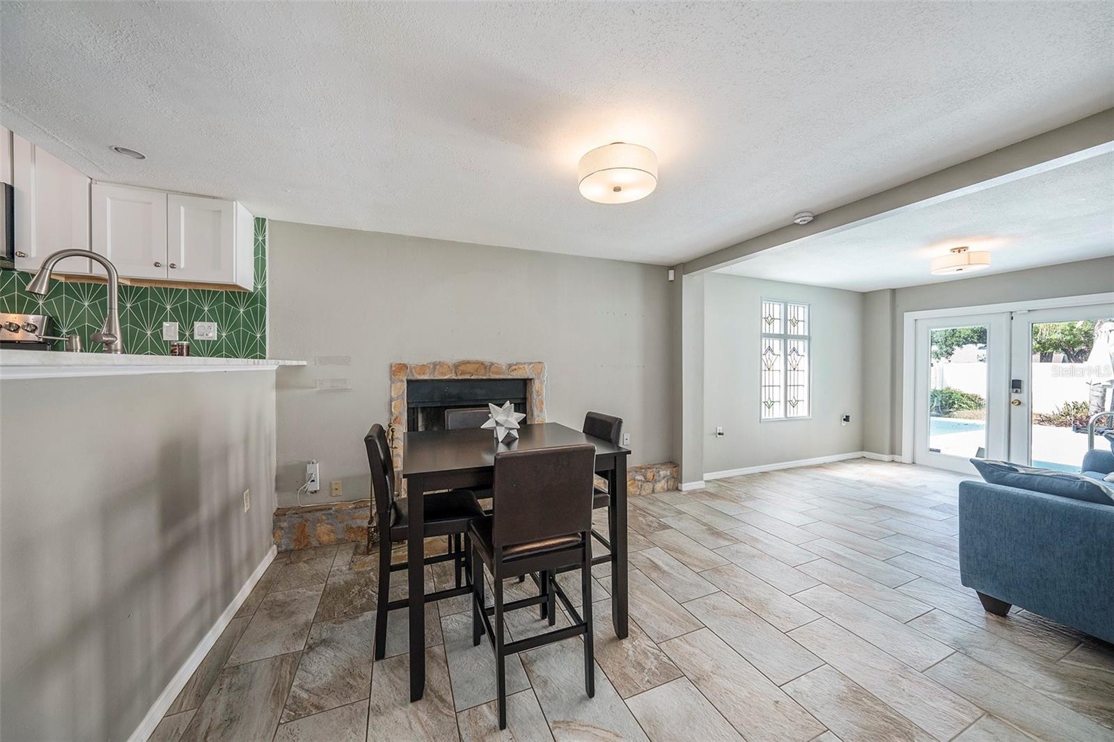 Image 7 of 26 For 1702 Knollwood Street