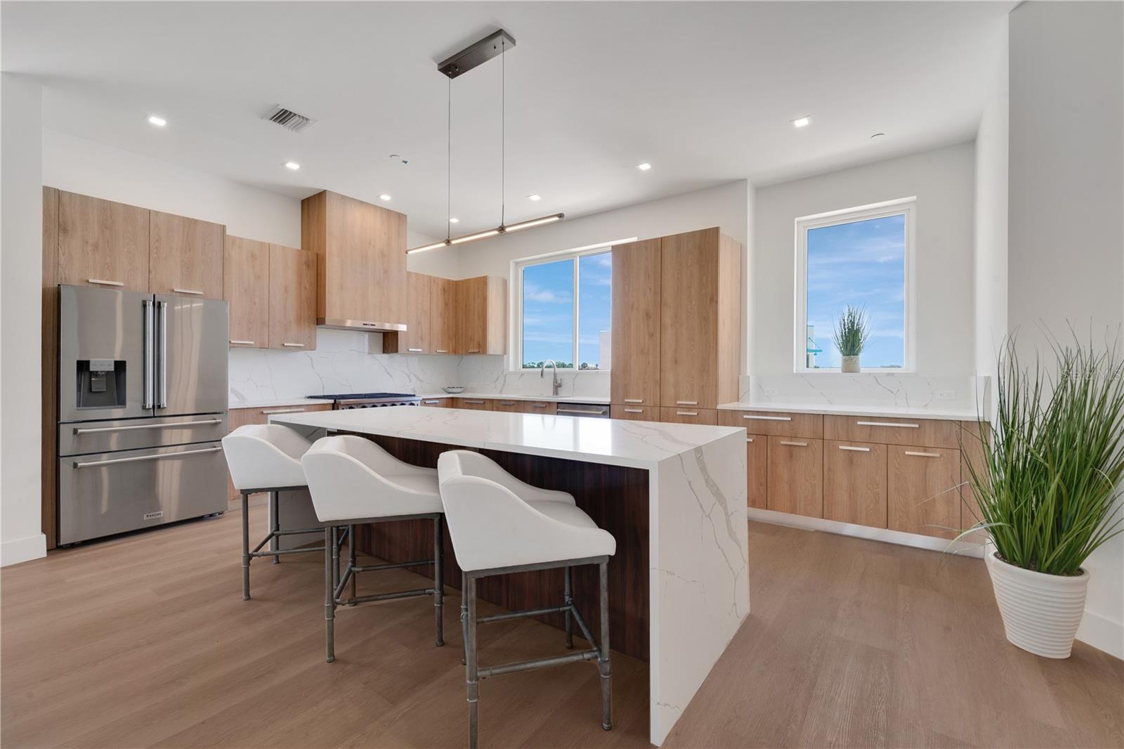 Listing photo id 1 for 5992 Aqua Reserve Boulevard