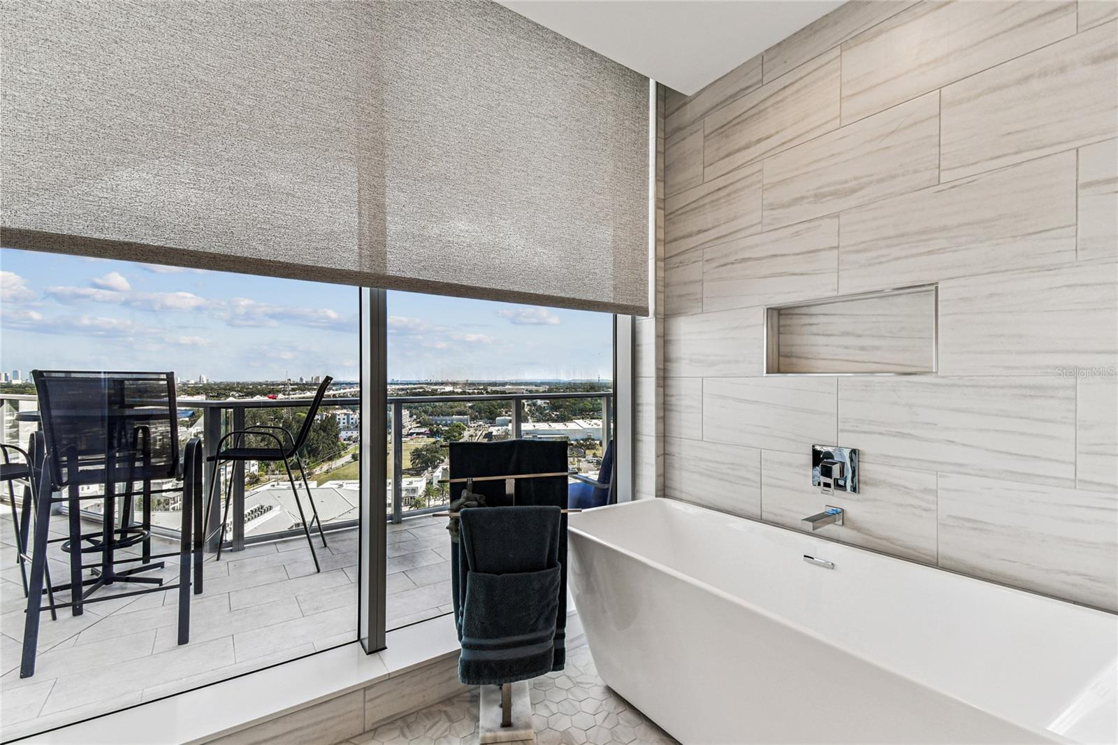 Image 31 of 85 For 5120 Marina Way 14006