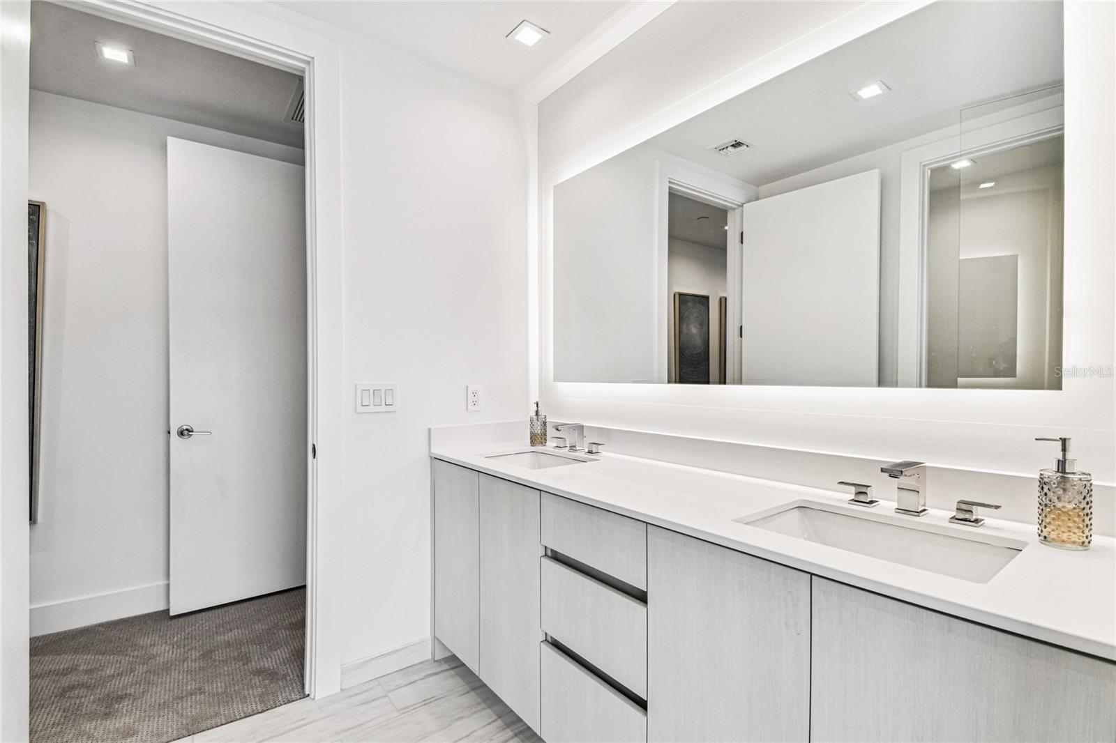 Image 32 of 85 For 5120 Marina Way 14006