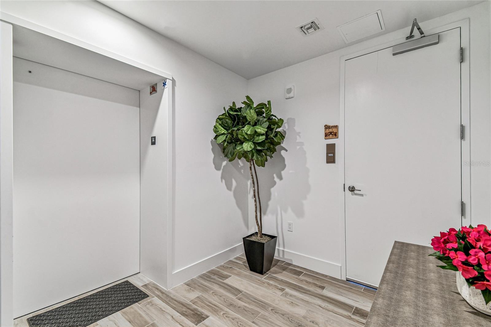 Image 4 of 85 For 5120 Marina Way 14006