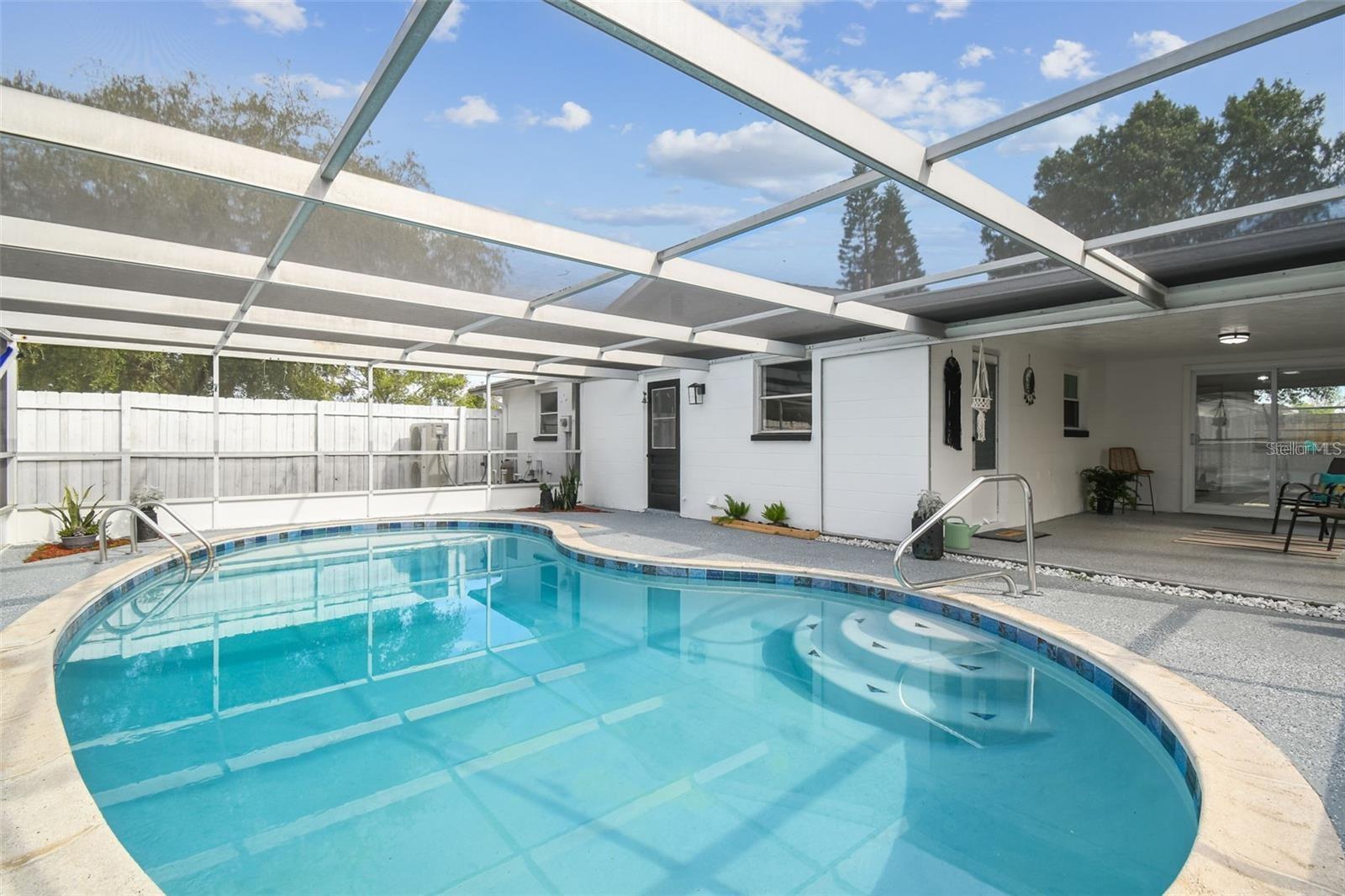 Listing photo id 31 for 11211 Meadow Drive