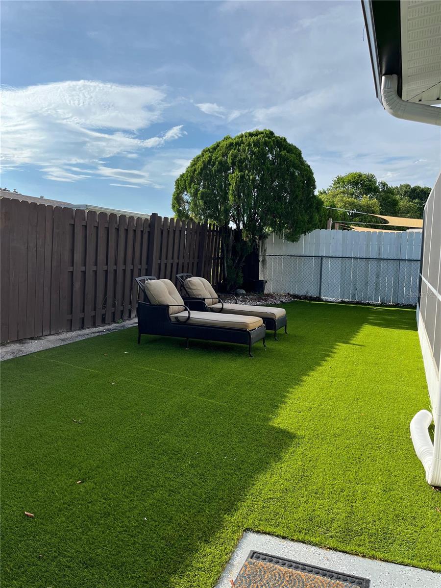 Listing photo id 39 for 11211 Meadow Drive