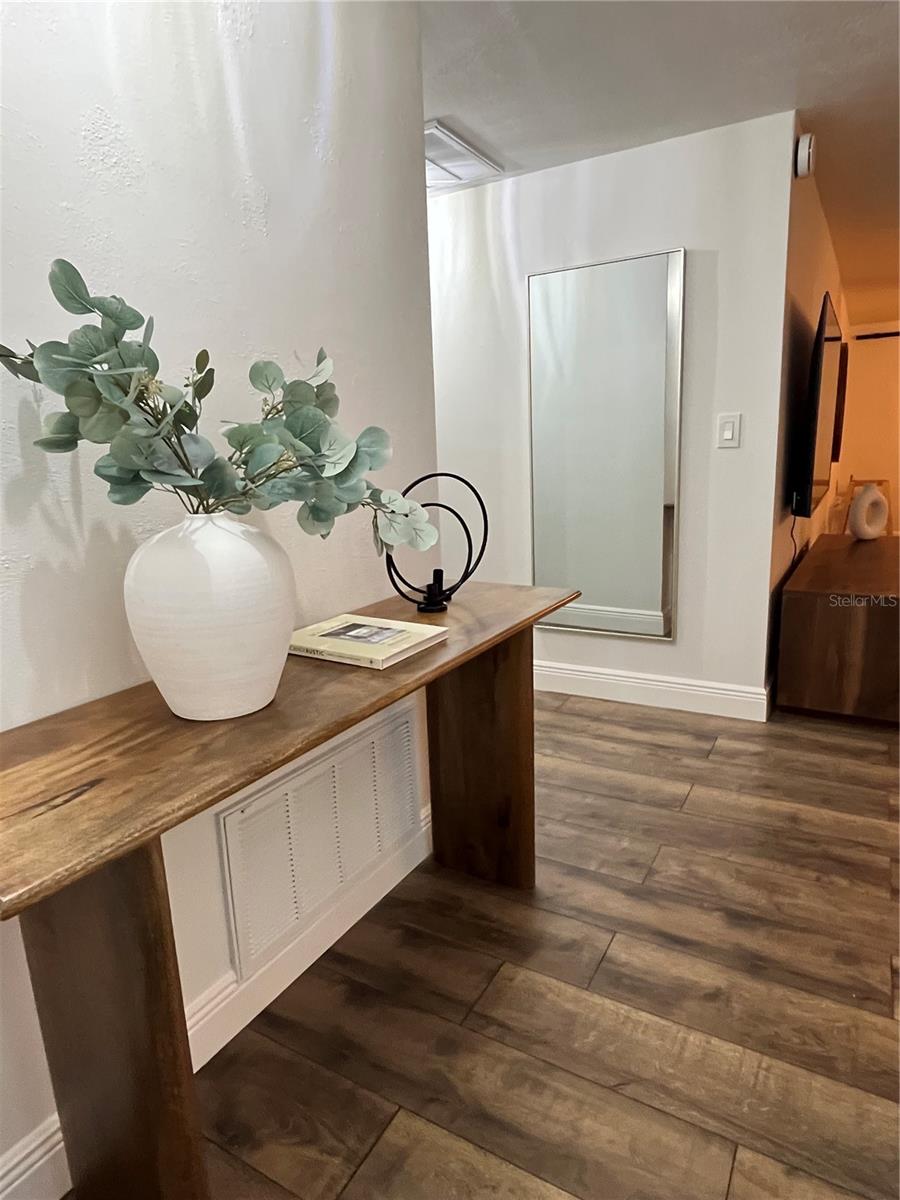 Listing photo id 4 for 11211 Meadow Drive