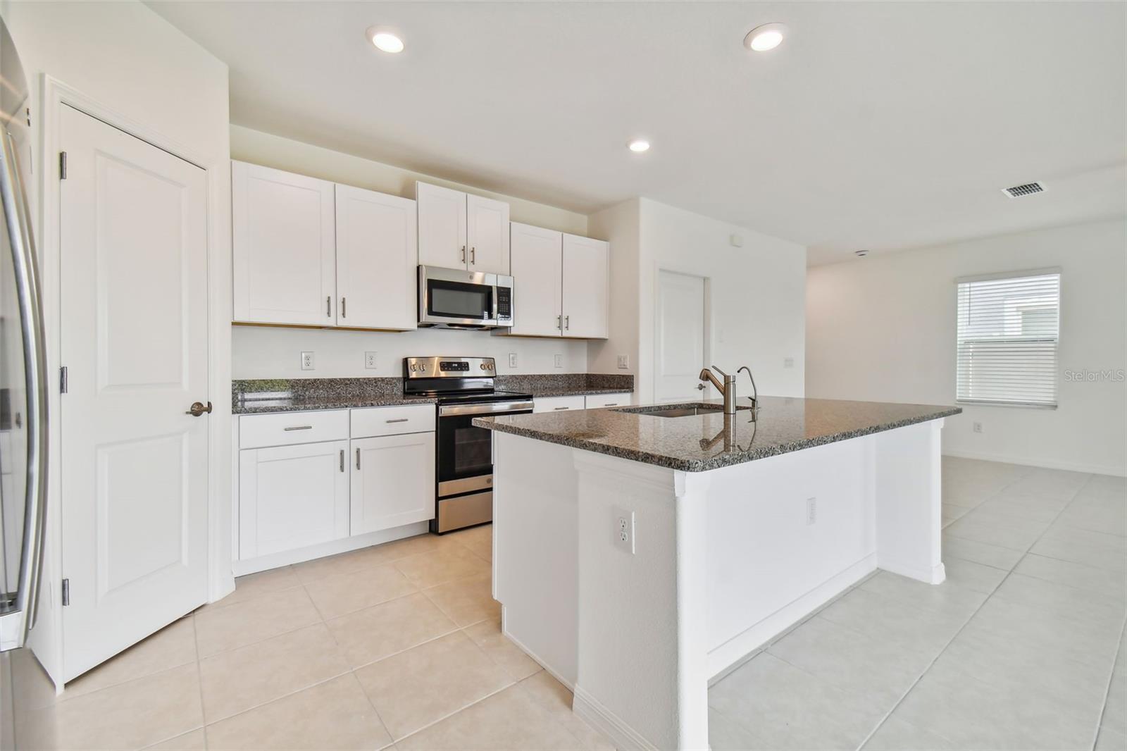 Image 5 of 27 For 11126 Radiant Shore Loop