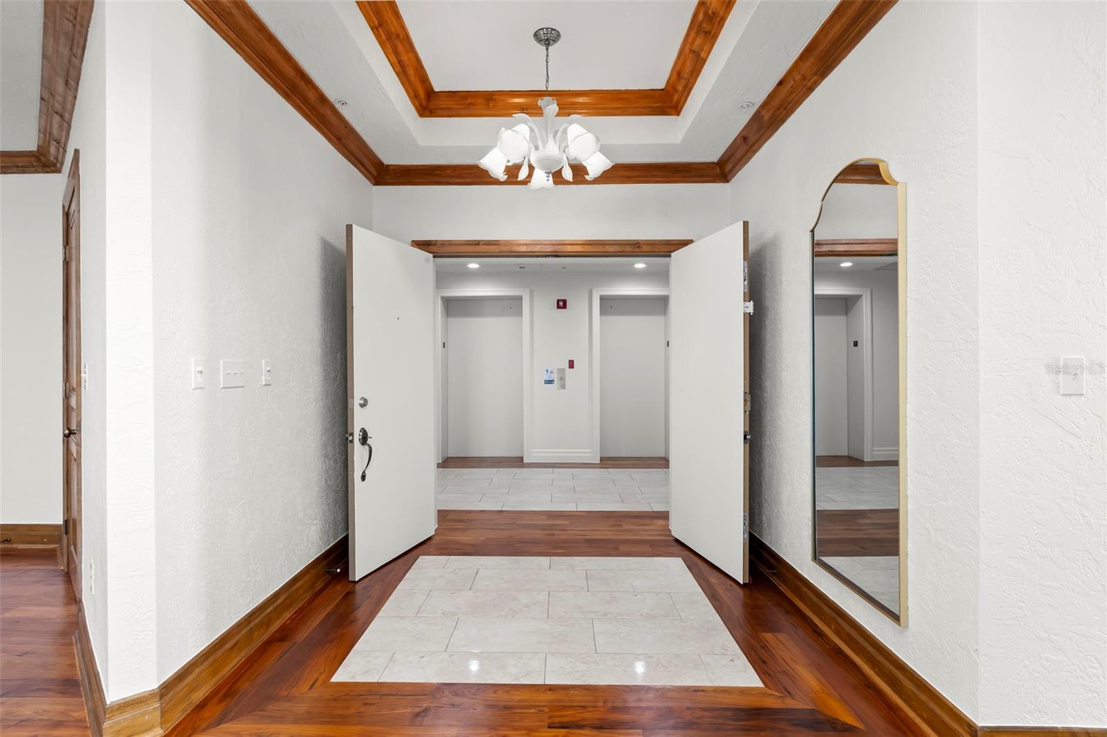 Listing photo id 13 for 288 Beach Drive Ne Ph-2a