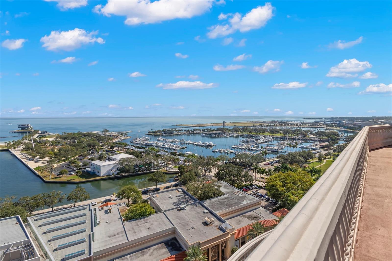 Listing photo id 21 for 288 Beach Drive Ne Ph-2a