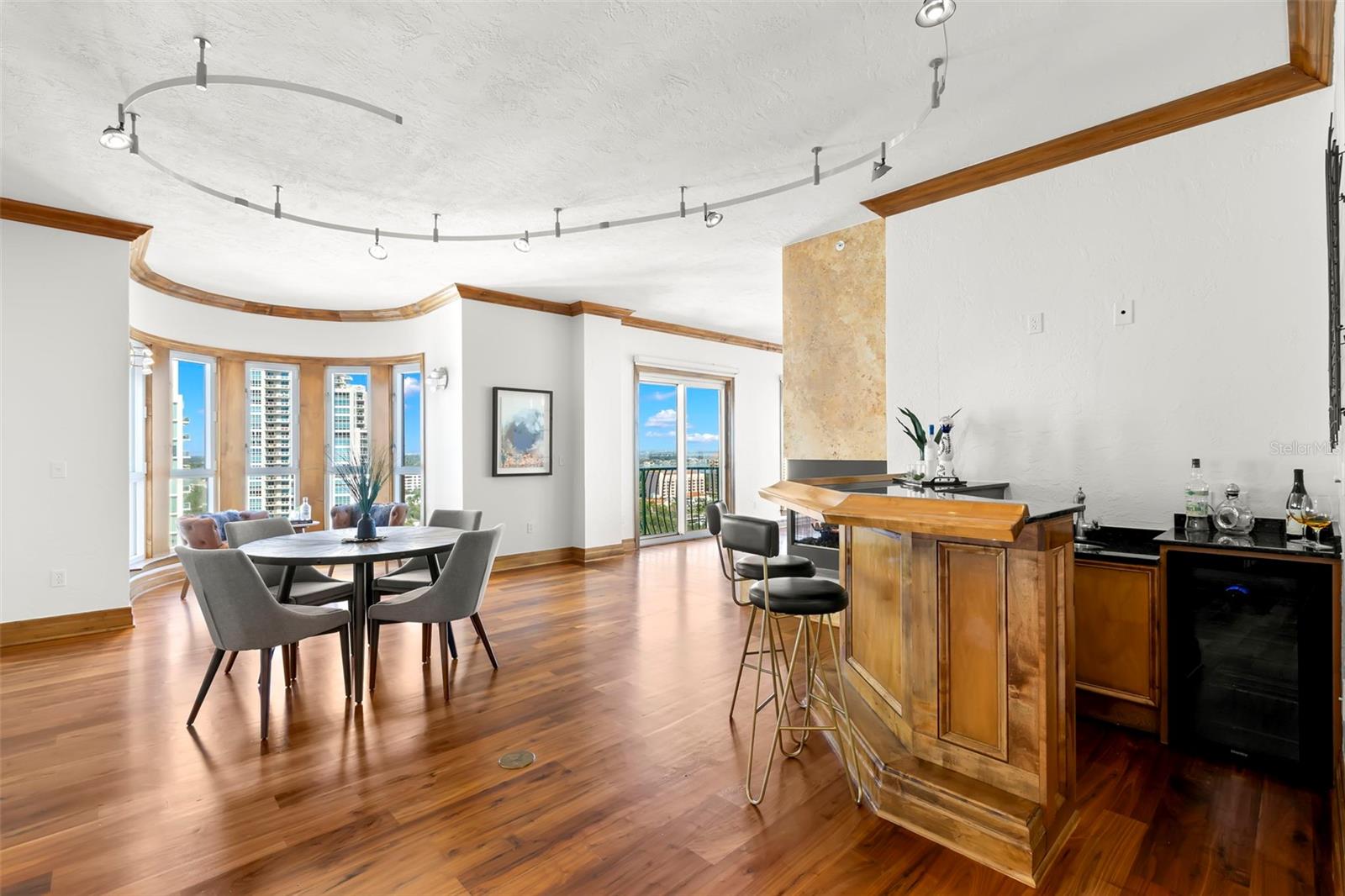 Listing photo id 26 for 288 Beach Drive Ne Ph-2a