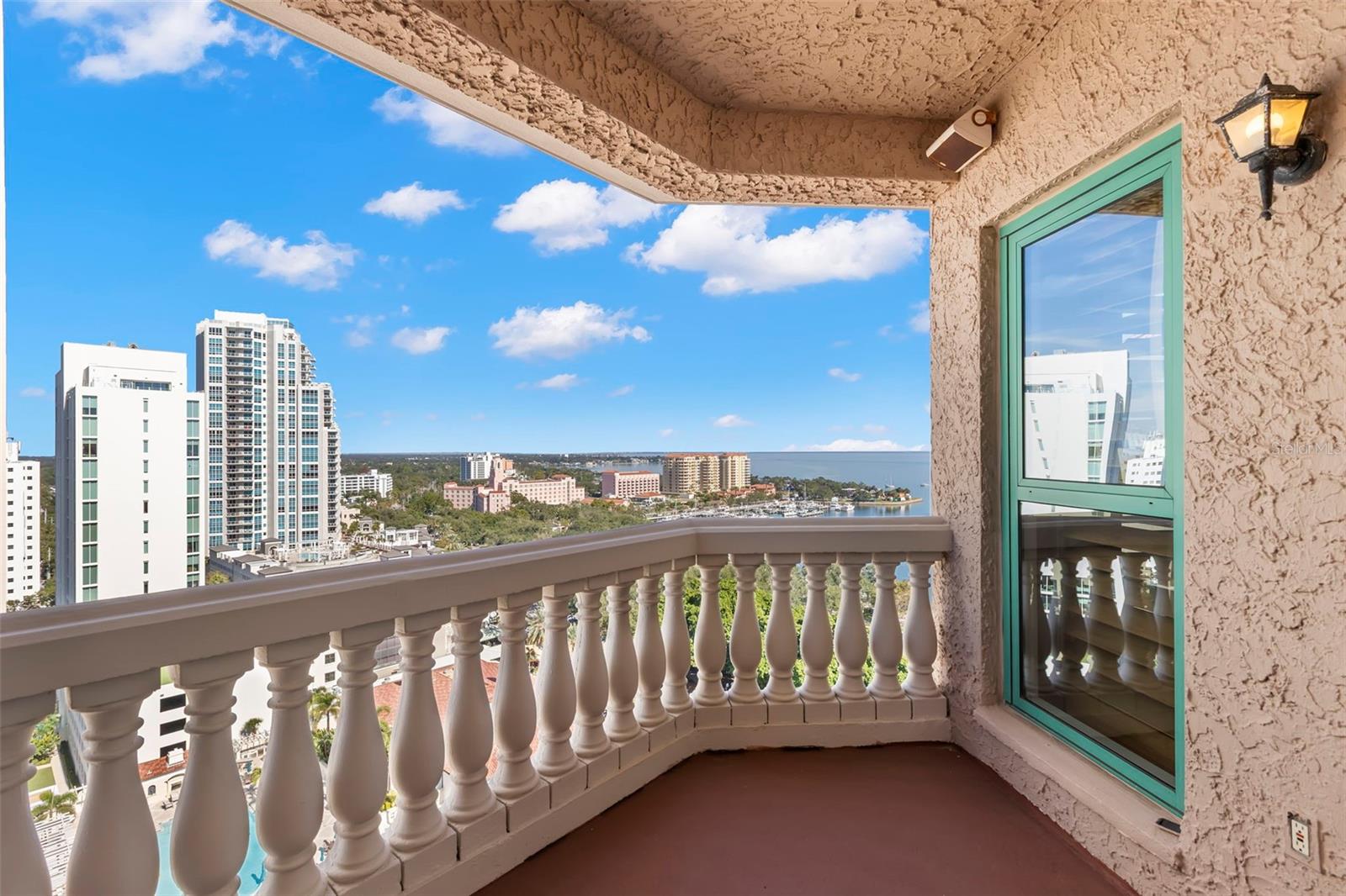 Listing photo id 28 for 288 Beach Drive Ne Ph-2a