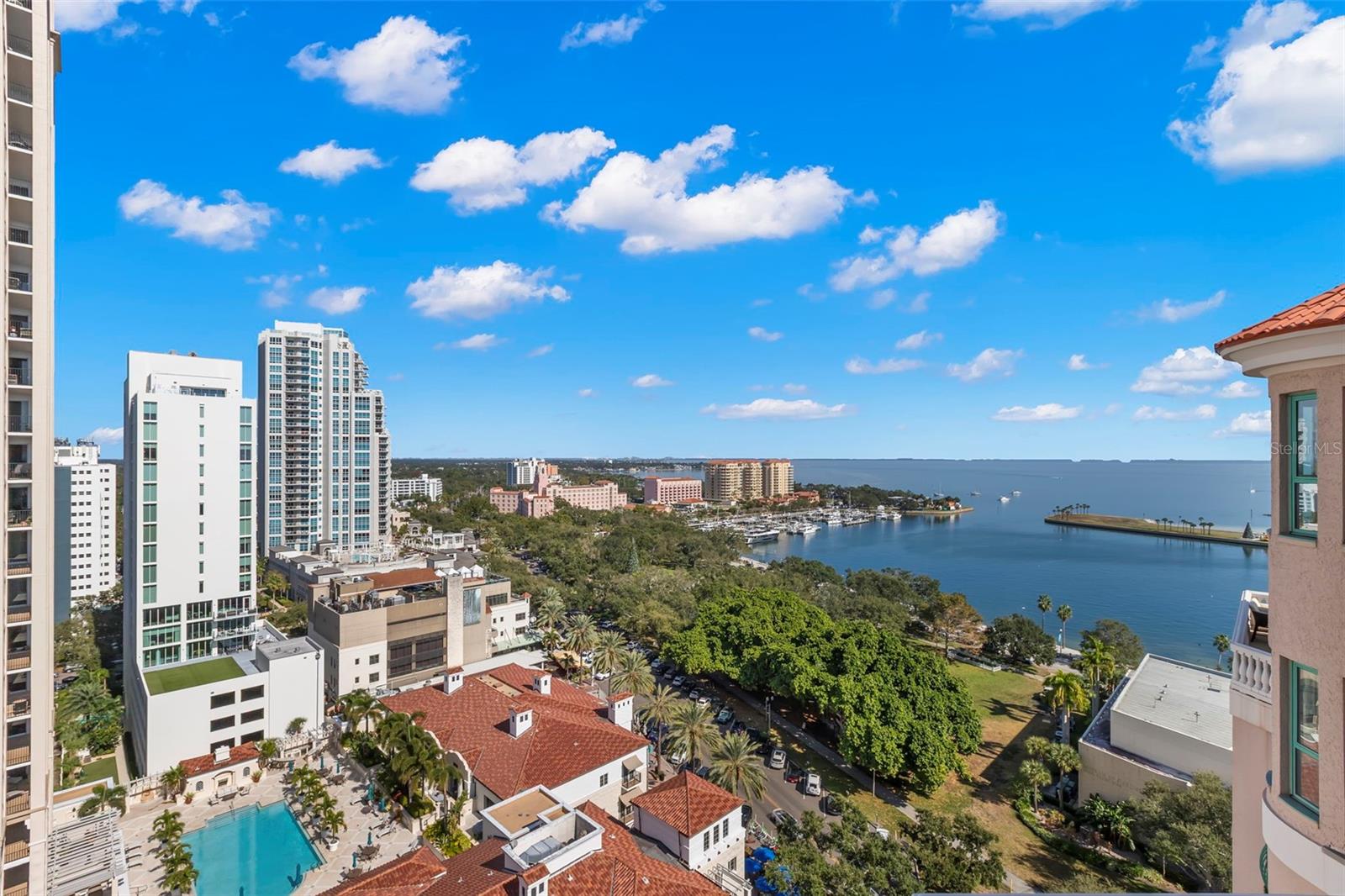 Listing photo id 29 for 288 Beach Drive Ne Ph-2a