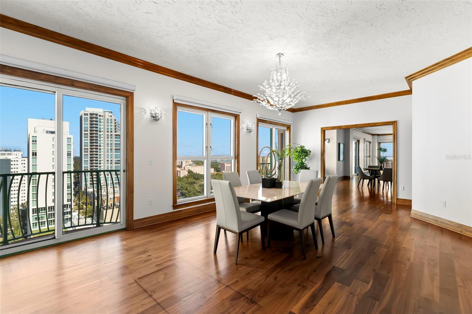 Listing photo id 31 for 288 Beach Drive Ne Ph-2a